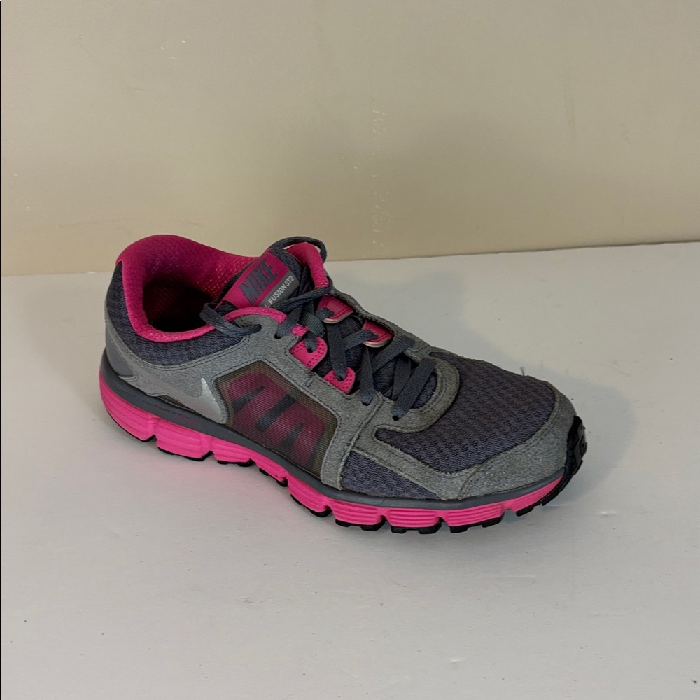 Nike Dual Fusion ST2 Gray and Pink Running Athletic Shoe Size 10